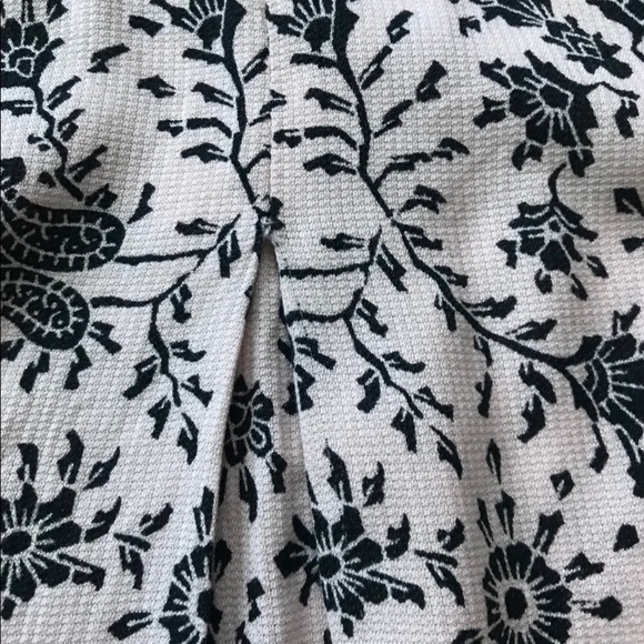 •Portrait of a Girl• floral silk blend top {C22} - Picture 5 of 7